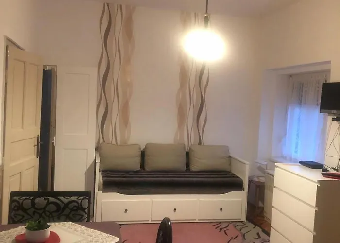 Dombi Porta Penzion *